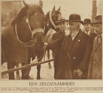 871775 Portret van A.C.F. Thijssen uit Amsterdam, die voor de 71e maal de zogenaamde Palmpaardenmarkt op het Vredenburg ...